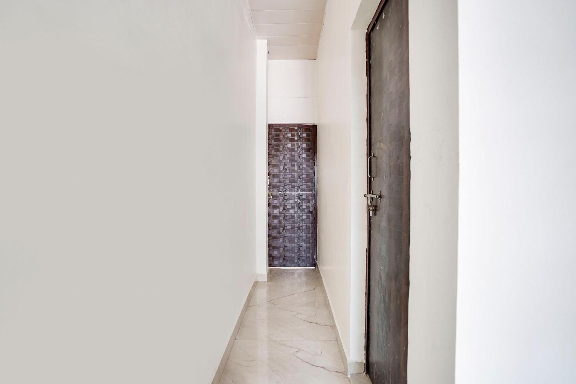 Hotel O The Moon Bareilly Exteriér fotografie