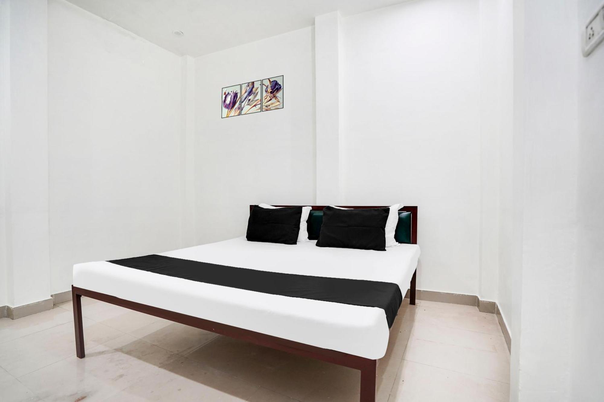 Hotel O The Moon Bareilly Exteriér fotografie