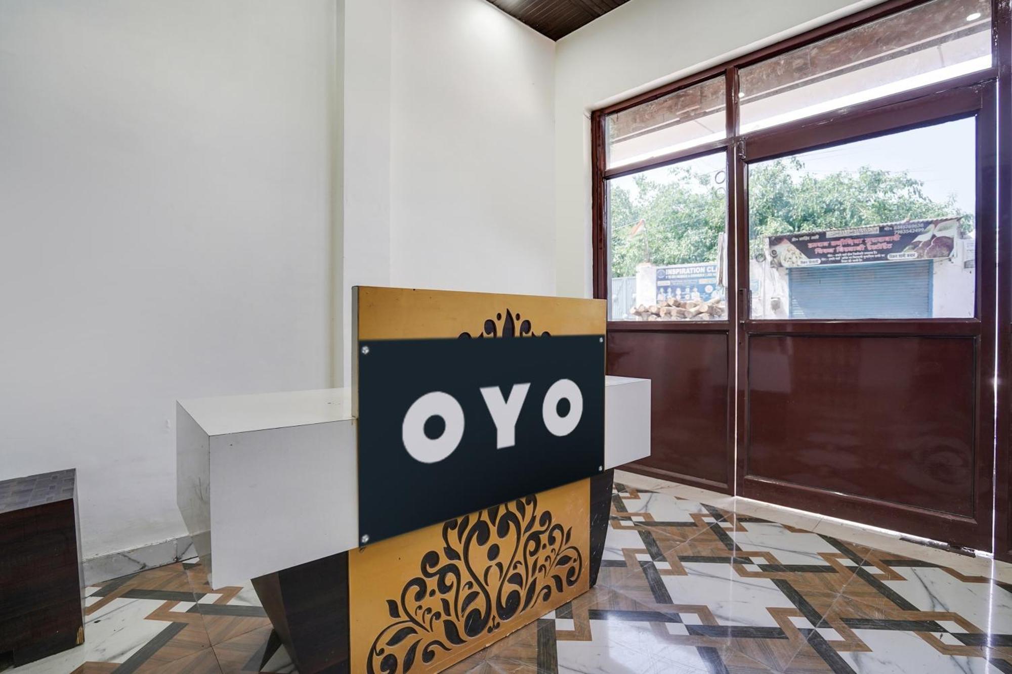 Hotel O The Moon Bareilly Exteriér fotografie