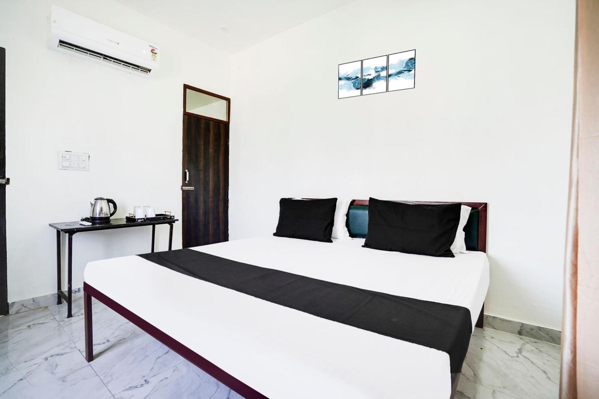 Hotel O The Moon Bareilly Exteriér fotografie