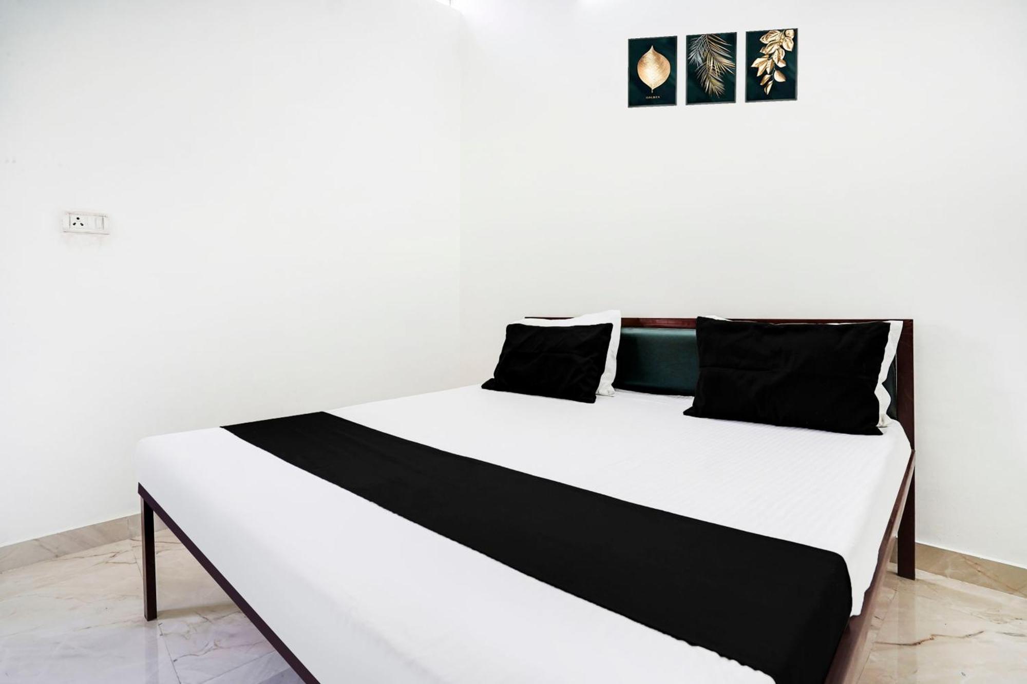 Hotel O The Moon Bareilly Exteriér fotografie